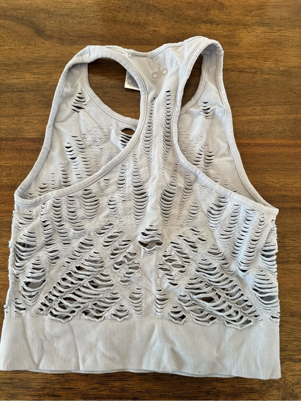 ALO Yoga Vixen fitted yoga light gray Laser-Cut Racerback Crop Top